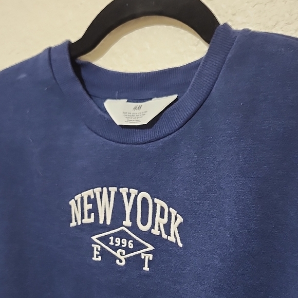 H&M Blue and White Graphic Crew Neck Sweatshirt - Picture 4 of 8